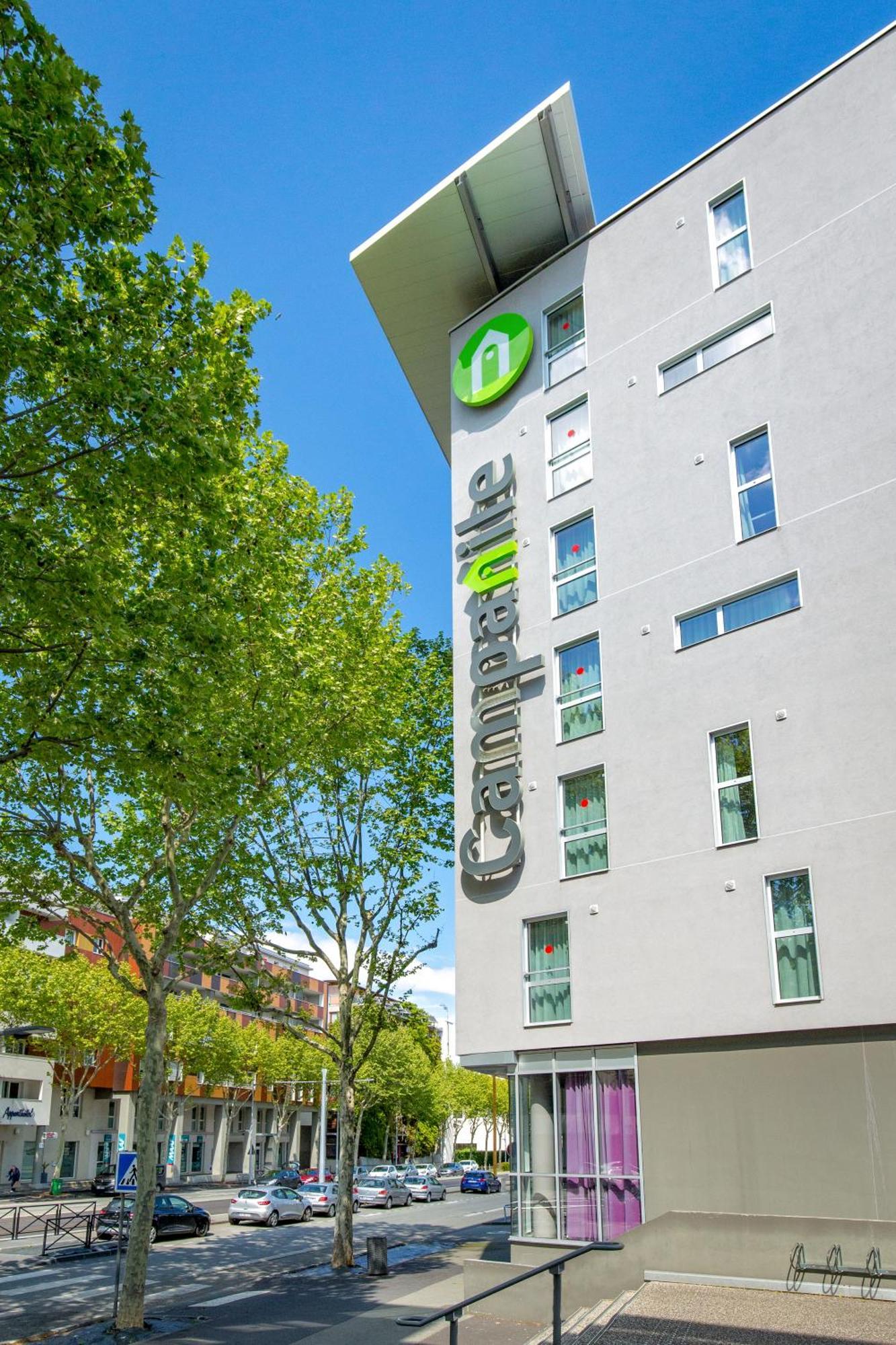 Campanile Clermont Ferrand Centre Hotel Exterior foto